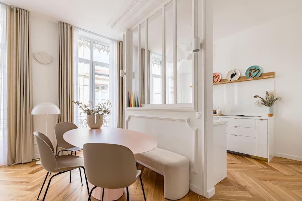 Beige Hospitalite - Apotheose Luxueux- 3 Chambres - Parking Prive Saint-Etienne  Exterior foto