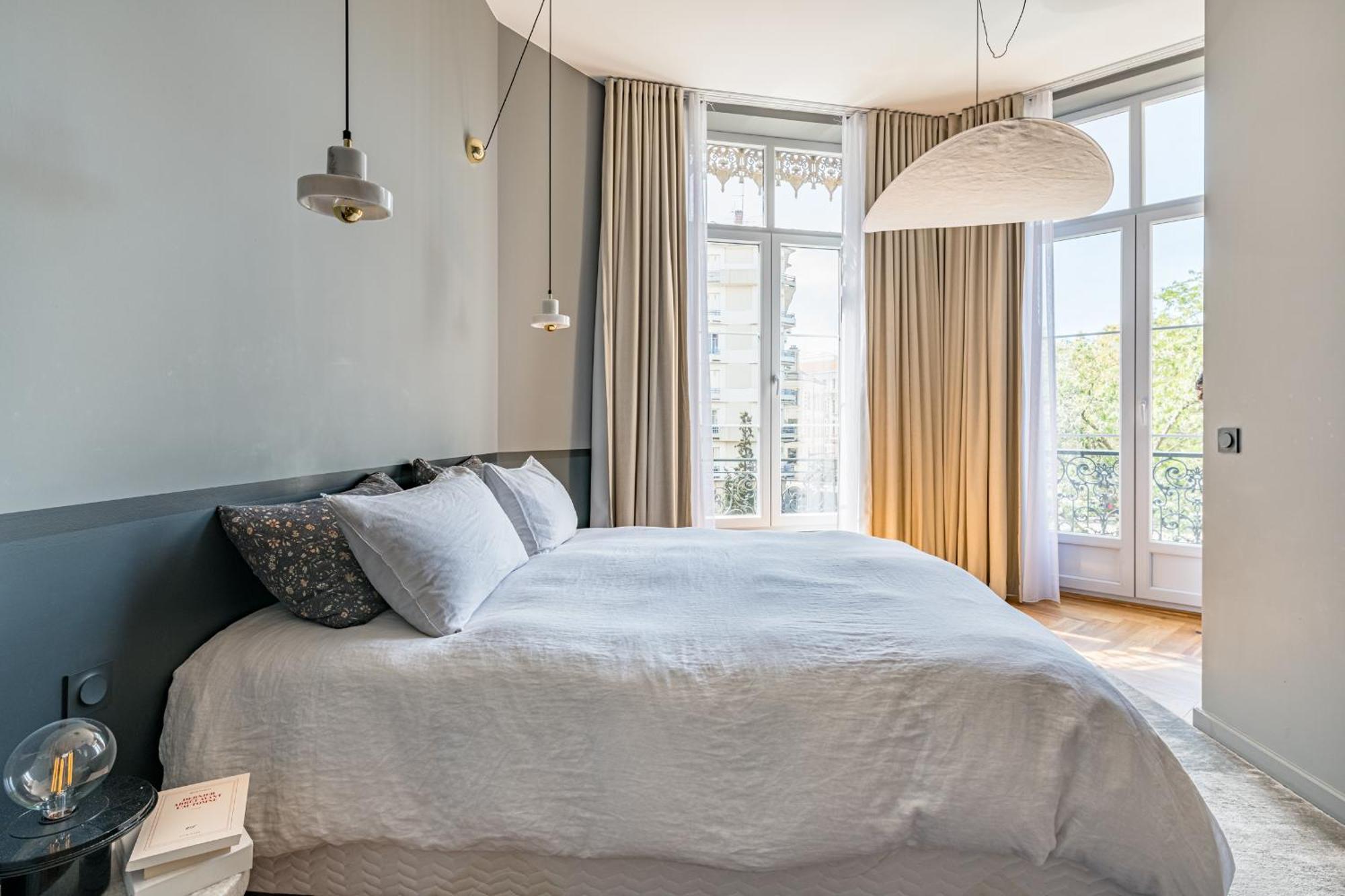 Beige Hospitalite - Apotheose Luxueux- 3 Chambres - Parking Prive Saint-Etienne  Exterior foto